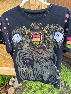 Rebel Spirit Black Lion Crest Graphic Tee with Pink & Gold Accents